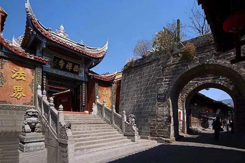 助力城市“换新颜”!重庆路周边地下管廊工程顺利完成电缆下地入廊施工